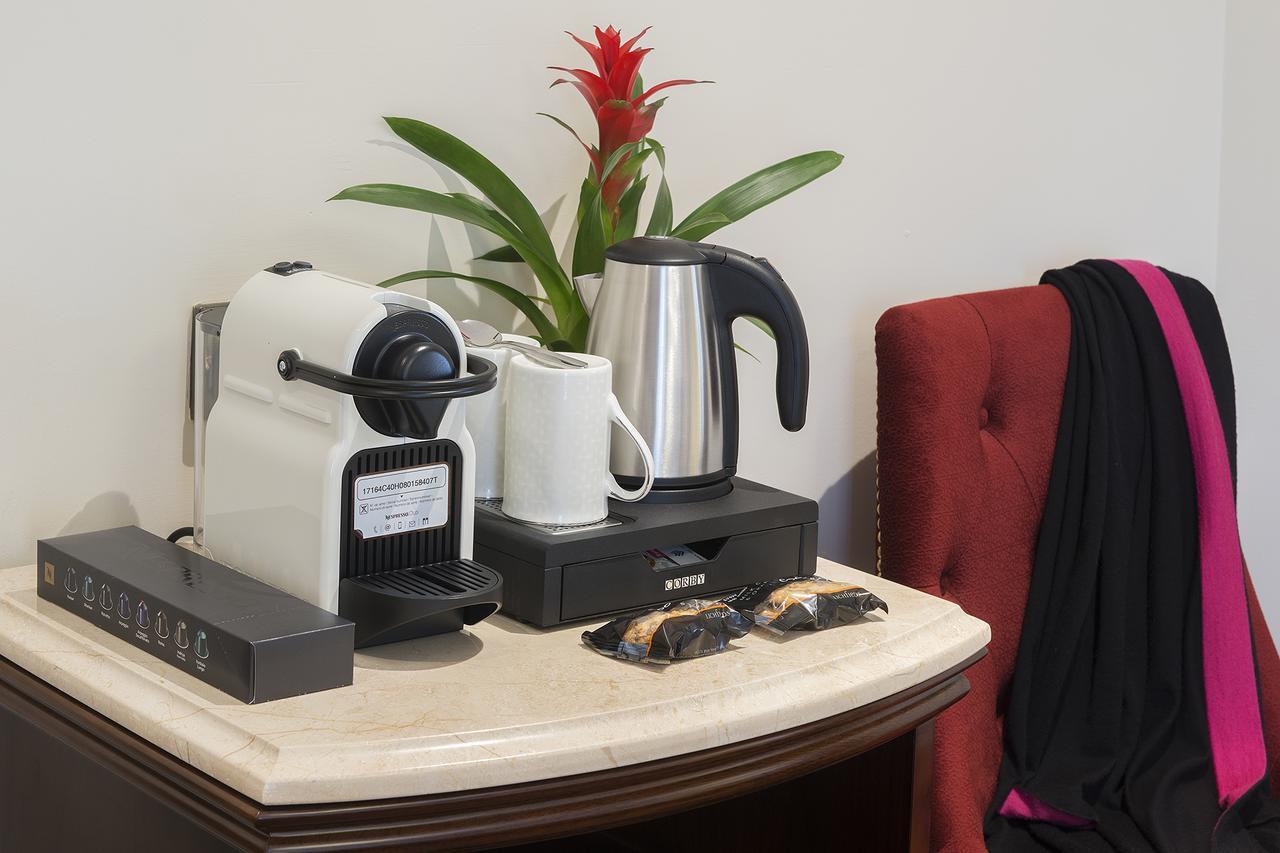 The George Street Hotel Oxford Extérieur photo A Nespresso coffee machine