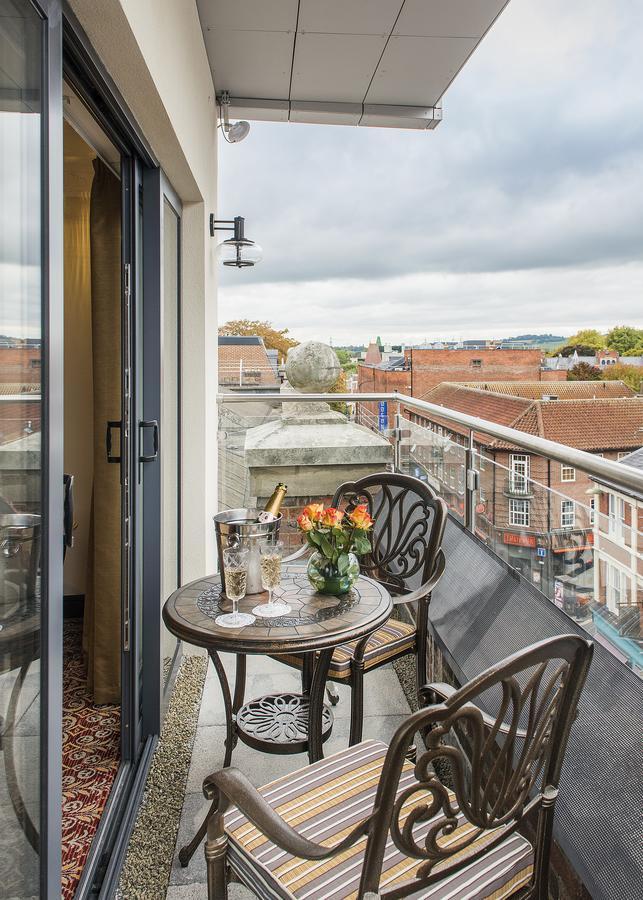 The George Street Hotel Oxford Extérieur photo A balcony in a hotel