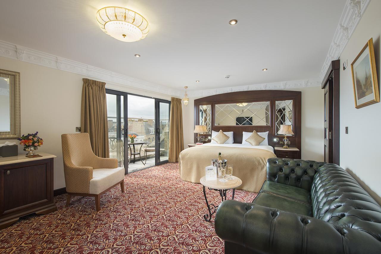 The George Street Hotel Oxford Extérieur photo A suite at the hotel