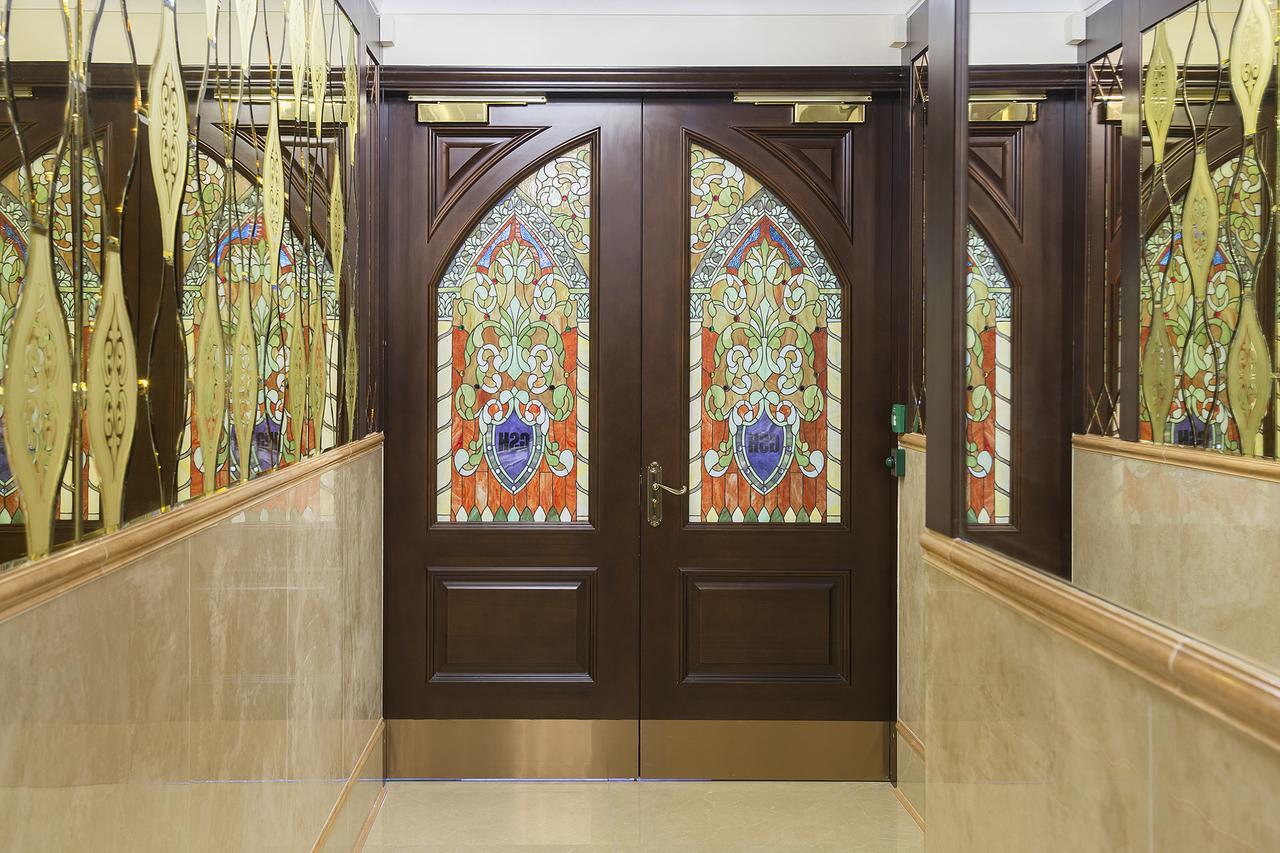 The George Street Hotel Oxford Extérieur photo The doors of the sanctuary