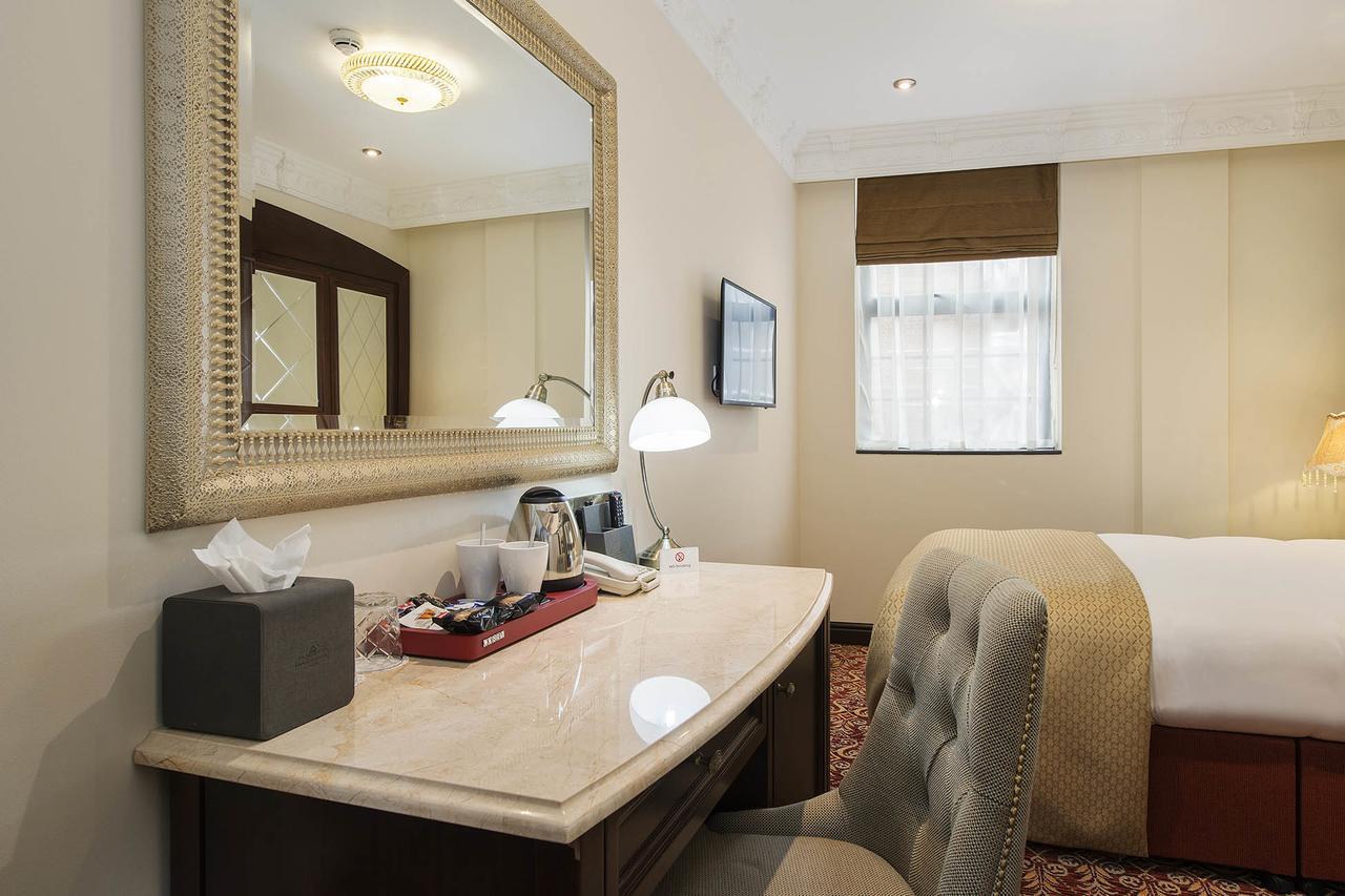 The George Street Hotel Oxford Extérieur photo A room at the hotel
