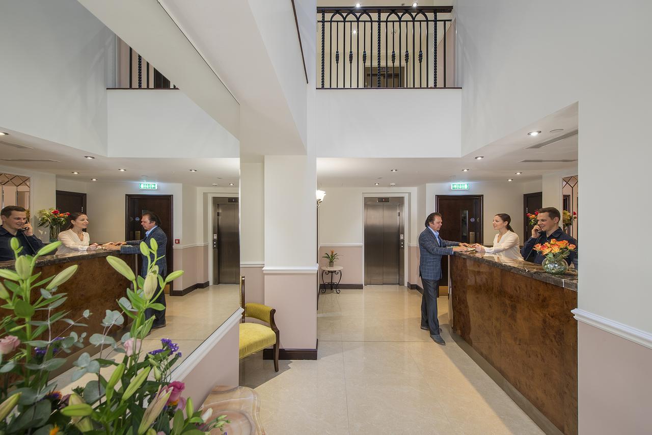 The George Street Hotel Oxford Extérieur photo The hotel's reception